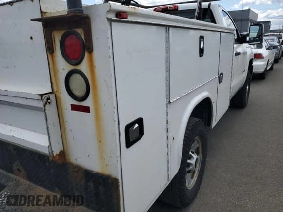 ✅ 2016 Chevrolet Silverado 2500HD Work Truck • VIN: 1GB0KUEG2GZ318719 • Lot: 42575832. Wystawiony na IAAI z przebiegiem 190 173 mil. Bezpłatny archiwum sprzedaży aukcyjnych z USA i szczegółowy raport historii pojazdu na DreamBid. Zdjęcie 1.