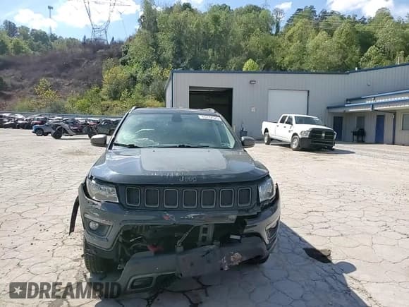 ✅ 2018 Jeep Compass Trailhawk • VIN: 3C4NJDDB3JT130851 • Lot: 85172525. Wystawiony na Copart z przebiegiem 70 463 mil. Bezpłatny archiwum sprzedaży aukcyjnych z USA i szczegółowy raport historii pojazdu na DreamBid. Zdjęcie 14.