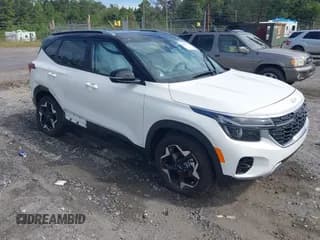 ✅ 2025 Kia Seltos S • VIN: KNDEU2AA5S7721552 • Lot: 43272253. Listed on IAAI with 5,461 mi. Free auction sales archive from the USA and detailed vehicle history report at DreamBid. Image 1.