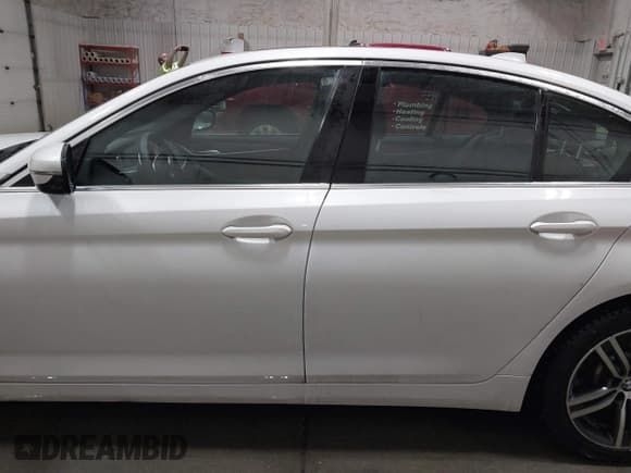 ✅ 2021 BMW 5 Series 530i xDrive • VIN: WBA13BJ09MWX04445 • Lot: 41461330. Listed on IAAI with 40,329 mi. Free auction sales archive from the USA and detailed vehicle history report at DreamBid. Image 14.