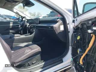 2025 Hyundai Sonata Limited with VIN KMHL54JJ6SA119371, listed as a IAAI auction lot 42953277 with 10,336 mi miles and . Bid and sale history available at DreamBid. Image 5.