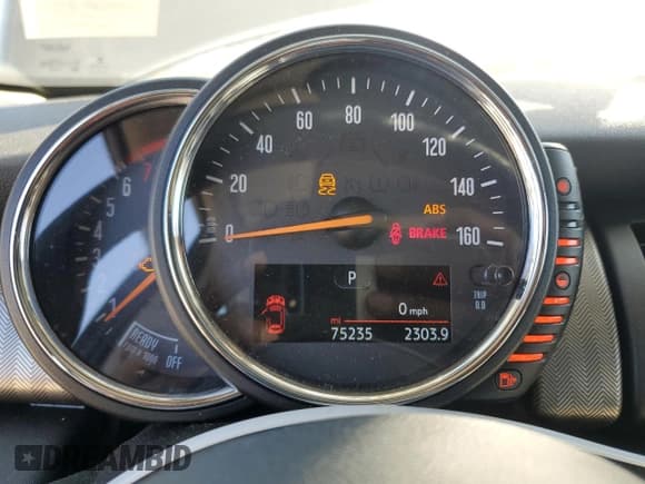 ✅ 2016 MINI Hardtop 4 Door S • VIN: WMWXU3C59G2D30262 • Lot: 52617105. Listed on Copart with 75,235 mi. Free auction sales archive from the USA and detailed vehicle history report at DreamBid. Image 9.