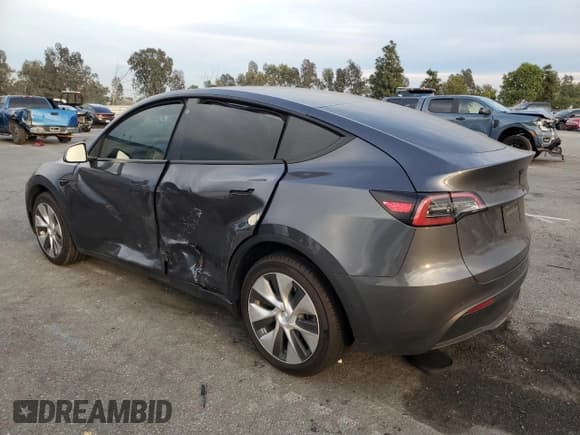 ✅ 2022 Tesla Model Y Long Range • VIN: 7SAYGDEE2NF555120 • Lot: 92503575. Wystawiony na Copart z przebiegiem 43 575 mil. Bezpłatny archiwum sprzedaży aukcyjnych z USA i szczegółowy raport historii pojazdu na DreamBid. Zdjęcie 2.