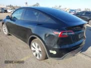 ✅ 2023 Tesla Model Y Long Range • VIN: 7SAYGAEEXPF673871 • Lot: 41980174. Wystawiony na IAAI z przebiegiem 45 870 mil. Bezpłatny archiwum sprzedaży aukcyjnych z USA i szczegółowy raport historii pojazdu na DreamBid. Zdjęcie 3.