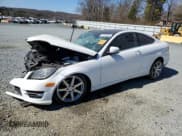 ✅ 2013 Mercedes-Benz C 250 • VIN: WDDGJ4HB4DF965560 • Lot: 47446645. Wystawiony na Copart z przebiegiem 179 230 mil. Bezpłatny archiwum sprzedaży aukcyjnych z USA i szczegółowy raport historii pojazdu na DreamBid. Zdjęcie 1.