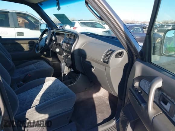 ✅ 2002 Isuzu Trooper S • VIN: JACDS58X227J01706 • Lot: 41489087. Listed on IAAI with 197,538 mi. Free auction sales archive from the USA and detailed vehicle history report at DreamBid. Image 5.