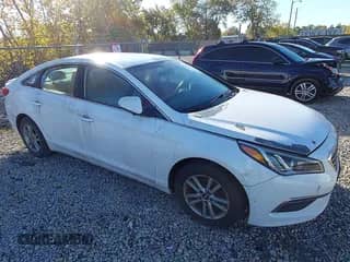 2015 Hyundai Sonata SE with VIN 5NPE24AF0FH122377, listed as a IAAI auction lot 43483888 with 138,824 mi miles and . Bid and sale history available at DreamBid. Image 1.