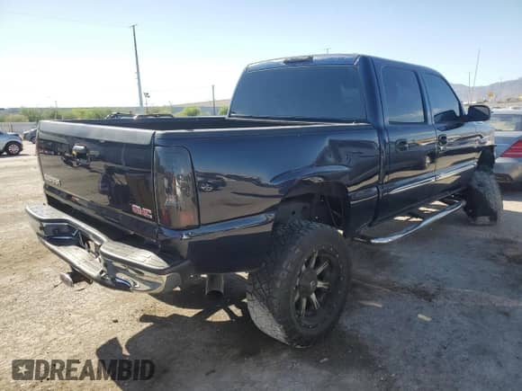 2007 GMC Sierra 1500 SL with VIN 2GTEK13V571160192, listed as a Copart auction lot 58640144 with 90,638 mi miles and Salvage title. Bid and sale history available at DreamBid. Image 3.