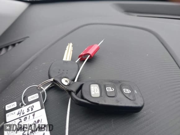 ✅ 2019 Hyundai Elantra Value Edition • VIN: 5NPD84LF8KH476018 • Lot: 43565434. Listed on IAAI with 69,845 mi. Free auction sales archive from the USA and detailed vehicle history report at DreamBid. Image 11.