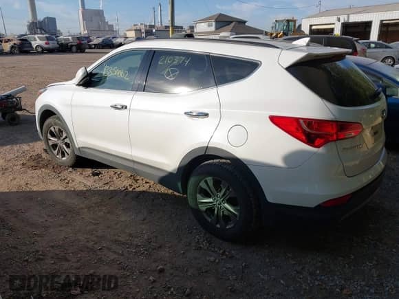 2014 Hyundai Santa Fe с VIN 5XYZUDLB2EG210374, выставлен на аукционе IAAI как лот 43350062 с пробегом 123 267 миль миль и . История ставок и продаж доступна на DreamBid. Изображение 3.