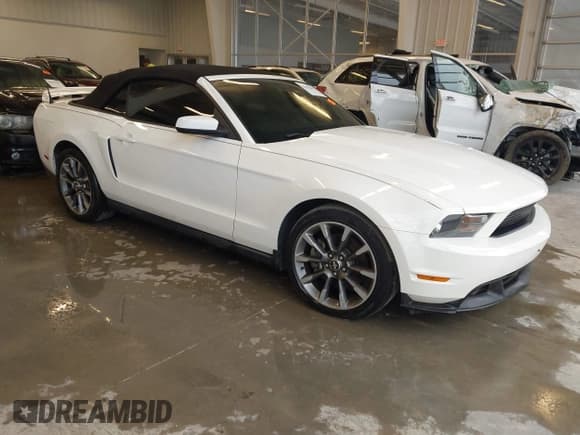 ✅ 2012 Ford Mustang GT Premium • VIN: 1ZVBP8FF7C5205074 • Лот: 43613601. Опубликован ранее на IAAI с пробегом Не указан. Бесплатный доступ к архиву аукционных продаж из США и подробный отчёт об истории автомобиля на DreamBid. Изображение 1.