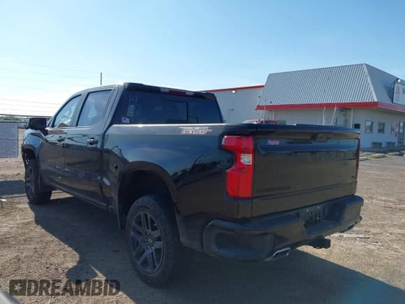✅ 2022 Chevrolet Silverado 1500 LT Trail Boss • VIN: 3GCUDFED6NG637224 • Lot: 43317334. Wystawiony na IAAI z przebiegiem 41 714 mil. Bezpłatny archiwum sprzedaży aukcyjnych z USA i szczegółowy raport historii pojazdu na DreamBid. Zdjęcie 3.