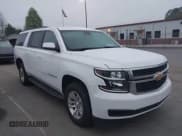 ✅ 2020 Chevrolet Suburban LT • VIN: 1GNSCHKC6LR113299 • Lot: 41921541. Wystawiony na IAAI z przebiegiem 89 902 mil. Bezpłatny archiwum sprzedaży aukcyjnych z USA i szczegółowy raport historii pojazdu na DreamBid. Zdjęcie 13.