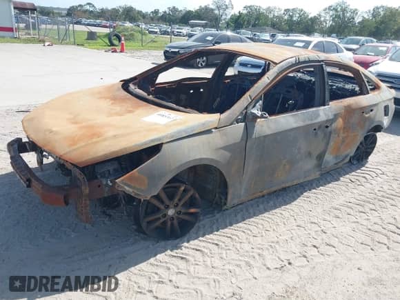 2016 Hyundai Sonata 2.4L с VIN 5NPE24AF9GH398901, выставлен на аукционе IAAI как лот 40853622 с пробегом Не указан миль и . История ставок и продаж доступна на DreamBid. Изображение 16.