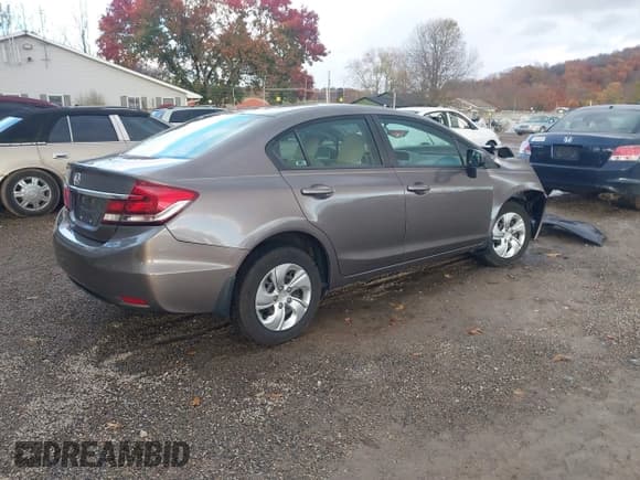 ✅ 2014 Honda Civic LX • VIN: 19XFB2F55EE049051 • Лот: 43559223. Опубликован ранее на IAAI с пробегом 81 468 миль. Бесплатный доступ к архиву аукционных продаж из США и подробный отчёт об истории автомобиля на DreamBid. Изображение 4.