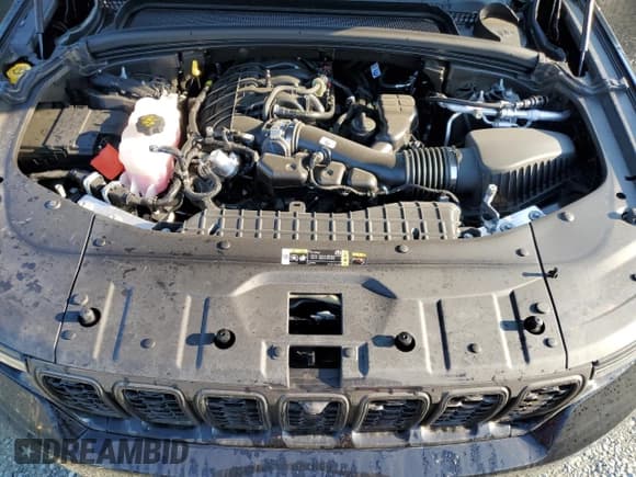 ✅ 2025 Jeep Grand Cherokee Limited • VIN: 1C4RJGBG0SC268717 • Лот: 70773625. Опубликован ранее на Copart с пробегом 1 453 миль. Бесплатный доступ к архиву аукционных продаж из США и подробный отчёт об истории автомобиля на DreamBid. Изображение 12.