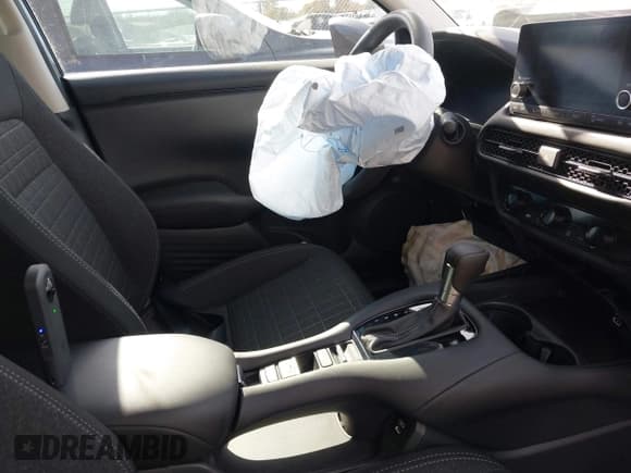 ✅ 2025 Honda HR-V LX • VIN: 3CZRZ1H37SM752872 • Lot: 43685015. Listed on IAAI with 7,480 mi. Free auction sales archive from the USA and detailed vehicle history report at DreamBid. Image 5.