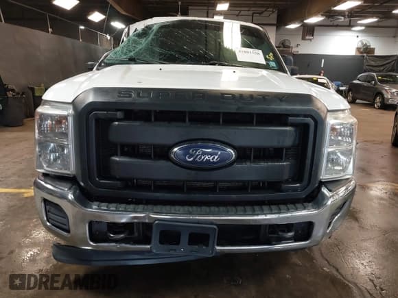 ✅ 2014 Ford F-250 XL • VIN: 1FT7W2A69EEA14162 • Lot: 41801558. Wystawiony na IAAI z przebiegiem 240 201 mil. Bezpłatny archiwum sprzedaży aukcyjnych z USA i szczegółowy raport historii pojazdu na DreamBid. Zdjęcie 6.