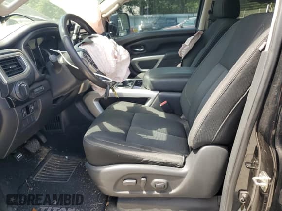 ✅ 2017 Nissan Titan SV • VIN: 1N6AA1F25HN549415 • Лот: 64027474. Опубликован ранее на Copart с пробегом 186 736 миль. Бесплатный доступ к архиву аукционных продаж из США и подробный отчёт об истории автомобиля на DreamBid. Изображение 7.