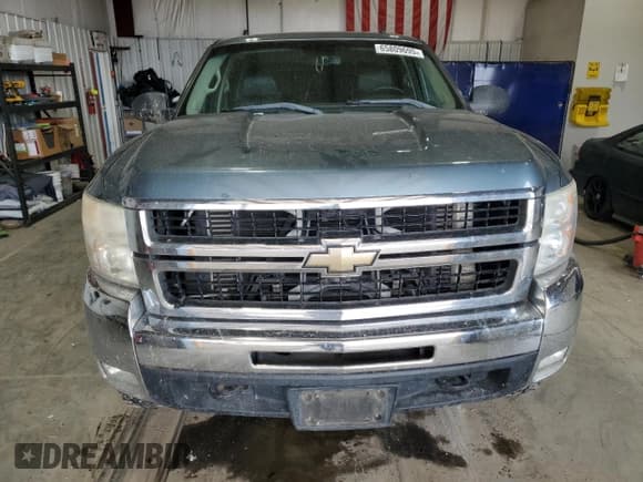 ✅ 2007 Chevrolet Silverado 2500HD 2LT • VIN: 1GCHK23677F540588 • Lot: 65809695. Wystawiony na Copart z przebiegiem 198 886 mil. Bezpłatny archiwum sprzedaży aukcyjnych z USA i szczegółowy raport historii pojazdu na DreamBid. Zdjęcie 5.