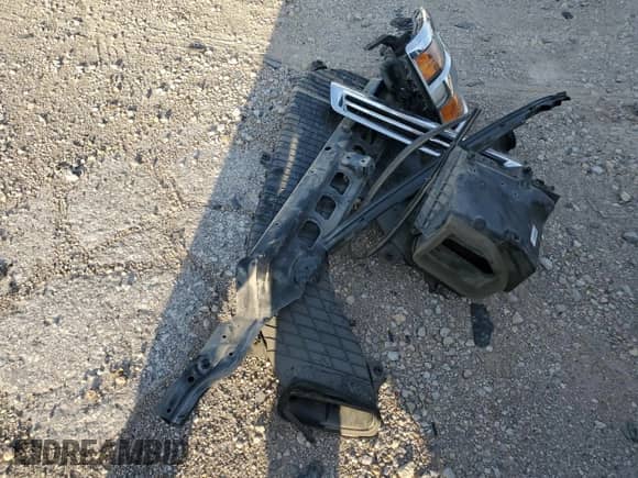 2018 Chevrolet Silverado 3500HD High Country с VIN 1GC4K1EY7JF225224, выставлен на аукционе Copart как лот 39800194 с пробегом Не указан миль и Списание • Salvage title. История ставок и продаж доступна на DreamBid. Изображение 12.