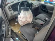 ✅ 1998 Ford Ranger XL • VIN: 1FTYR14X5WPA27202 • Lot: 67561975. Wystawiony na Copart z przebiegiem 204 927 mil. Bezpłatny archiwum sprzedaży aukcyjnych z USA i szczegółowy raport historii pojazdu na DreamBid. Zdjęcie 8.