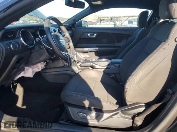 ✅ 2015 Ford Mustang V6 • VIN: 1FA6P8AM5F5360646 • Lot: 92651915. Wystawiony na Copart z przebiegiem 136 783 mil. Bezpłatny archiwum sprzedaży aukcyjnych z USA i szczegółowy raport historii pojazdu na DreamBid. Zdjęcie 7.