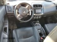 ✅ 2015 Mitsubishi Outlander SE • VIN: 4A4AR4AU0FE039193 • Lot: 85714855. Wystawiony na Copart z przebiegiem 170 294 mil. Bezpłatny archiwum sprzedaży aukcyjnych z USA i szczegółowy raport historii pojazdu na DreamBid. Zdjęcie 8.