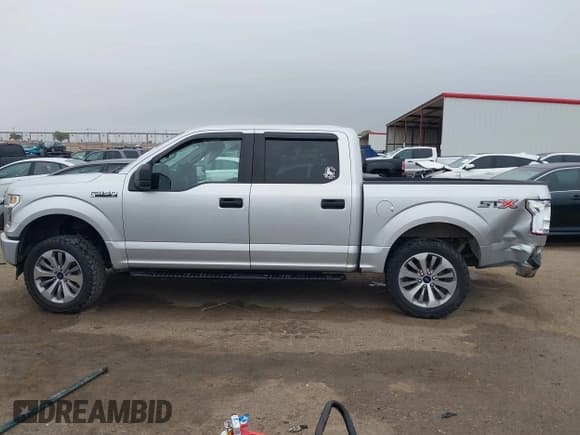 ✅ 2017 Ford F-150 XL • VIN: 1FTEW1CP1HKD80209 • Lot: 40757059. Wystawiony na IAAI z przebiegiem 106 102 mil. Bezpłatny archiwum sprzedaży aukcyjnych z USA i szczegółowy raport historii pojazdu na DreamBid. Zdjęcie 14.