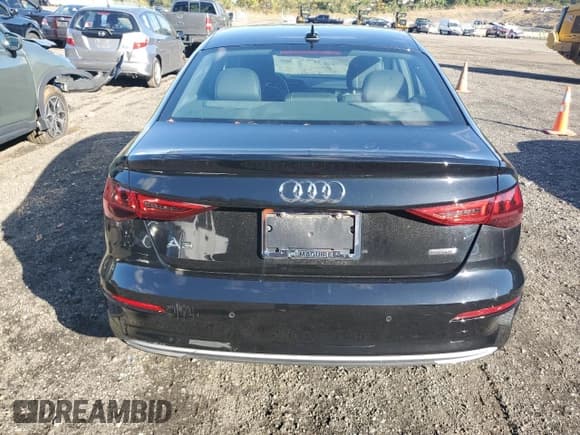 ✅ 2023 Audi A3 Premium Plus • VIN: WAUHUDGYXPA061996 • Lot: 81965145. Wystawiony na Copart z przebiegiem 49 280 mil. Bezpłatny archiwum sprzedaży aukcyjnych z USA i szczegółowy raport historii pojazdu na DreamBid. Zdjęcie 6.