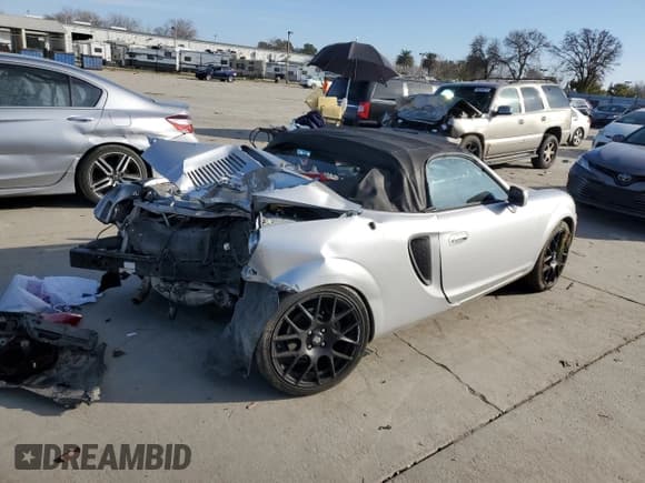 ✅ 2002 Toyota MR2 • VIN: JTDFR320620048426 • Lot: 88367235. Listed on Copart with 98,380 mi. Free auction sales archive from the USA and detailed vehicle history report at DreamBid. Image 3.