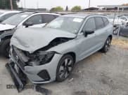 ✅ 2025 Volvo XC60 Plus • VIN: YV4H60RC4S1000561 • Lot: 42644166. Listed on IAAI with 9,457 mi. Free auction sales archive from the USA and detailed vehicle history report at DreamBid. Image 2.