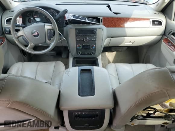 ✅ 2010 GMC Yukon XL SLT • VIN: 1GKUCKE05AR268119 • Lot: 82658114. Listed on Copart with Not provided. Free auction sales archive from the USA and detailed vehicle history report at DreamBid. Image 8.