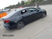 ✅ 2024 Kia Forte LXS • VIN: 3KPF24AD6RE698809 • Lot: 43422557. Wystawiony na IAAI z przebiegiem 31 606 mil. Bezpłatny archiwum sprzedaży aukcyjnych z USA i szczegółowy raport historii pojazdu na DreamBid. Zdjęcie 4.