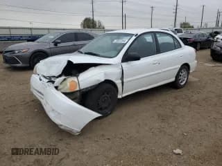 ✅ 2003 Kia Rio • VIN: KNADC125136274488 • Lot: 79561204. Wystawiony na Copart z przebiegiem 117 608 mil. Bezpłatny archiwum sprzedaży aukcyjnych z USA i szczegółowy raport historii pojazdu na DreamBid. Zdjęcie 1.