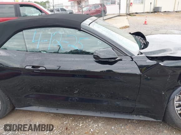 ✅ 2021 Ford Mustang EcoBoost • VIN: 1FATP8UH6M5152841 • Lot: 42149294. Wystawiony na IAAI z przebiegiem 23 834 mil. Bezpłatny archiwum sprzedaży aukcyjnych z USA i szczegółowy raport historii pojazdu na DreamBid. Zdjęcie 14.