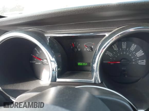 ✅ 2007 Ford Mustang Deluxe • VIN: 1ZVFT84N475327923 • Lot: 43441133. Listed on IAAI with 86,635 mi. Free auction sales archive from the USA and detailed vehicle history report at DreamBid. Image 7.