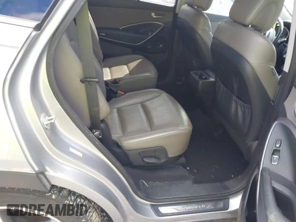 ✅ 2017 Hyundai Santa Fe Limited Ultimate • VIN: KM8SR4HF7HU216720 • Лот: 43228756. Опубликован ранее на IAAI с пробегом Не указан. Бесплатный доступ к архиву аукционных продаж из США и подробный отчёт об истории автомобиля на DreamBid. Изображение 8.