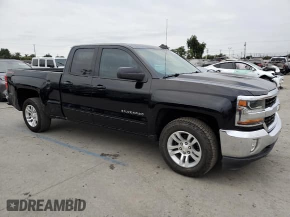 ✅ 2019 Chevrolet Silverado 1500 LT • VIN: 2GCVKPEC0K1120173 • Lot: 72637704. Wystawiony na Copart z przebiegiem 92 227 mil. Bezpłatny archiwum sprzedaży aukcyjnych z USA i szczegółowy raport historii pojazdu na DreamBid. Zdjęcie 4.