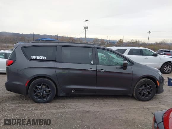 ✅ 2019 Chrysler Pacifica Touring L Plus • VIN: 2C4RC1EG9KR522483 • Lot: 43729122. Listed on IAAI with 62,615 mi. Free auction sales archive from the USA and detailed vehicle history report at DreamBid. Image 13.