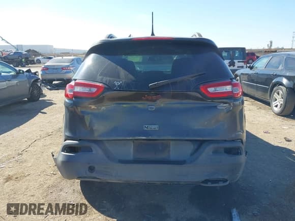 ✅ 2017 Jeep Cherokee Latitude • VIN: 1C4PJLCB8HW547553 • Лот: 41666321. Опубликован ранее на IAAI с пробегом 101 132 миль. Бесплатный доступ к архиву аукционных продаж из США и подробный отчёт об истории автомобиля на DreamBid. Изображение 16.