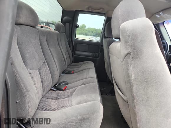 ✅ 2003 Chevrolet Silverado 1500 LS • VIN: 2GCEC19X631370106 • Lot: 65219075. Wystawiony na Copart z przebiegiem 158 260 mil. Bezpłatny archiwum sprzedaży aukcyjnych z USA i szczegółowy raport historii pojazdu na DreamBid. Zdjęcie 10.