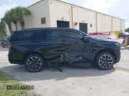 ✅ 2023 Chevrolet Tahoe RST • VIN: 1GNSCRKD2PR107150 • Lot: 39049156. Wystawiony na IAAI z przebiegiem 40 956 mil. Bezpłatny archiwum sprzedaży aukcyjnych z USA i szczegółowy raport historii pojazdu na DreamBid. Zdjęcie 13.