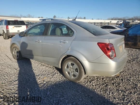 ✅ 2012 Chevrolet Sonic LS • VIN: 1G1JB5SH2C4152334 • Lot: 46574475. Wystawiony na Copart z przebiegiem 145 396 mil. Bezpłatny archiwum sprzedaży aukcyjnych z USA i szczegółowy raport historii pojazdu na DreamBid. Zdjęcie 2.