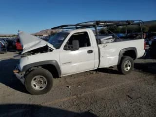 ✅ 2007 Chevrolet Silverado 2500HD Work Truck • VIN: 1GCHC24UX7E183097 • Lot: 87090165. Wystawiony na Copart z przebiegiem 200 699 mil. Bezpłatny archiwum sprzedaży aukcyjnych z USA i szczegółowy raport historii pojazdu na DreamBid. Zdjęcie 1.