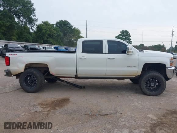✅ 2017 Chevrolet Silverado 2500HD Work Truck • VIN: 1GC1KUEG7HF226685 • Lot: 42839054. Listed on IAAI with 204,220 mi. Free auction sales archive from the USA and detailed vehicle history report at DreamBid. Image 6.