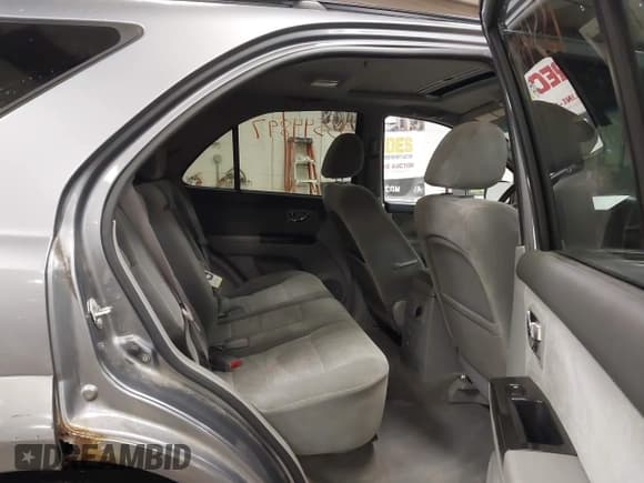 ✅ 2008 Kia Sorento EX • VIN: KNDJC736785763541 • Lot: 43544897. Listed on IAAI with 147,039 mi. Free auction sales archive from the USA and detailed vehicle history report at DreamBid. Image 8.