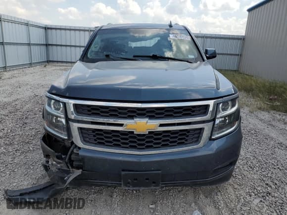 ✅ 2019 Chevrolet Suburban LT • VIN: 1GNSKHKC3KR393779 • Lot: 71655424. Wystawiony na Copart z przebiegiem 108 440 mil. Bezpłatny archiwum sprzedaży aukcyjnych z USA i szczegółowy raport historii pojazdu na DreamBid. Zdjęcie 5.