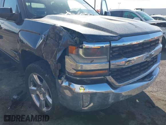 2016 Chevrolet Silverado 1500 LT z VIN 3GCPCREC5GG124235, wystawiony jako IAAI lot #43246919 z przebiegiem 62 343 mil mil oraz . Historia ofert i sprzedaży dostępna na DreamBid. Obrazek 18.