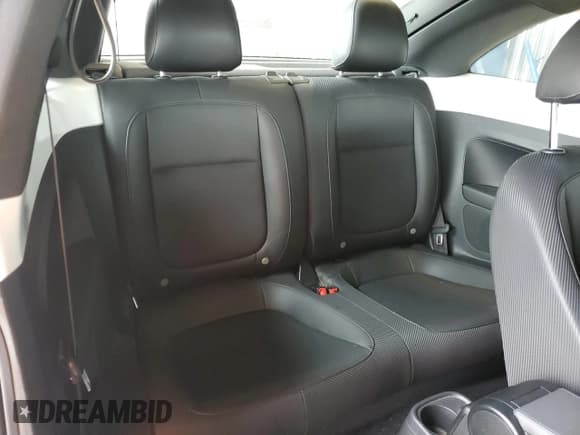 ✅ 2013 Volkswagen Beetle 2.0L TDI • VIN: 3VWJL7AT0DM686747 • Lot: 68773425. Listed on Copart with 95,825 mi. Free auction sales archive from the USA and detailed vehicle history report at DreamBid. Image 10.